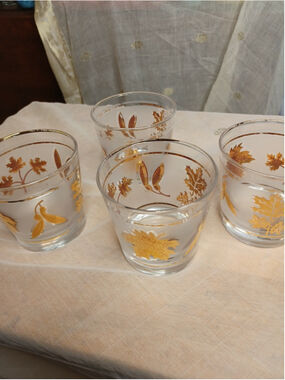 VINTAGE Libbey Gold Leaf Glasses set of Four